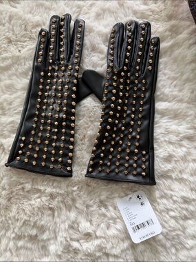 NWT Free People All Over Studded Leather Gloves. Genuine buttery soft leather